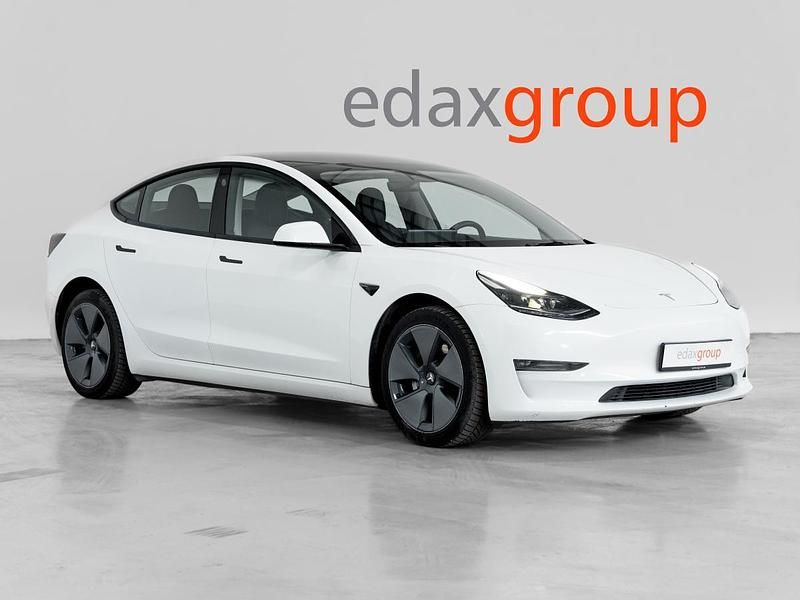 Branco Usado 2022 Tesla Model 3 Long Range AWD Sedan | € 27.990 (Preço justo) - Imagem 1/4