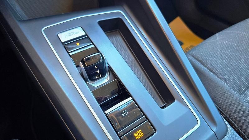 Usado VW Golf VIII Life 110 HP (80 kW) 2021 Cinzento Carrinha