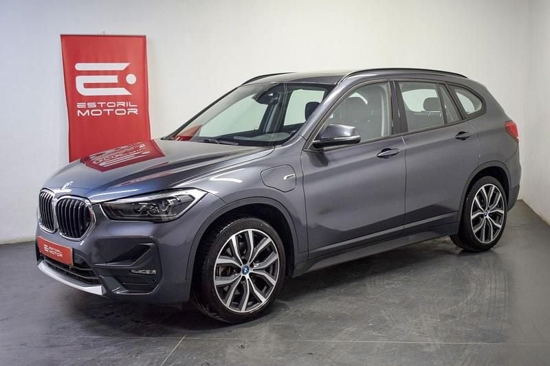 Cinzento Usado 2022 BMW X1 SUV | € 28.500 (Preço justo) - Imagem 1/4