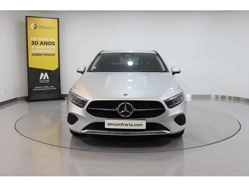Cinza Usado 2023 Mercedes A250 Sedan | € 32.680 (Preço justo) - Imagem 1/4