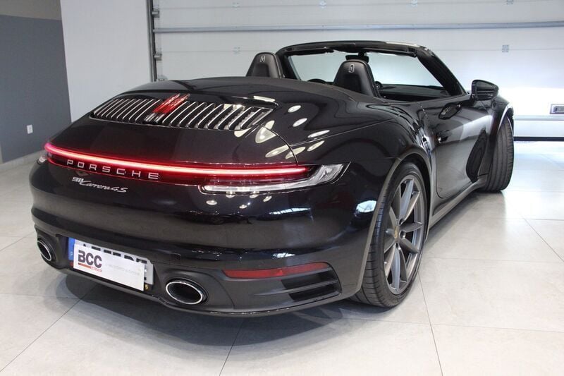 Usado Porsche 911 Carrera 4S Cabriolet 450 HP (330 kW) 2020 Preto Cabrios