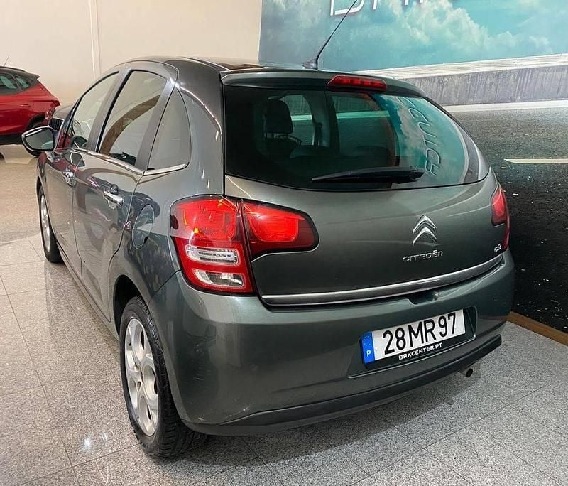 Usado Citroën C3 60 HP (44 kW) 2012 Cinzento
