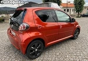 Usado Toyota Aygo 68 HP (50 kW) 2012 Outra Citadino