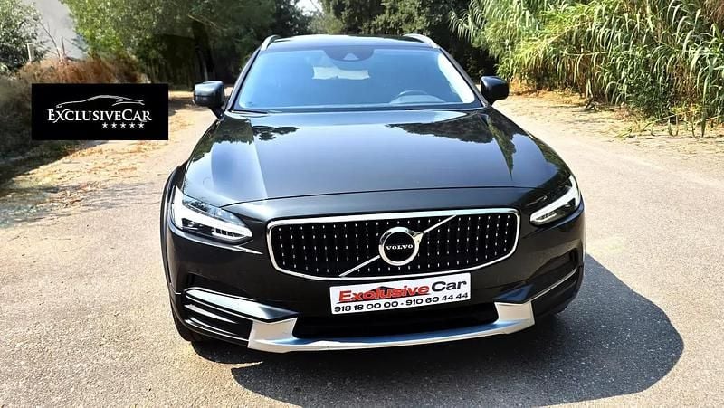 Verde Usado 2019 Volvo V90 CC Plus Carrinha | € 24.900 - Imagem 1/4