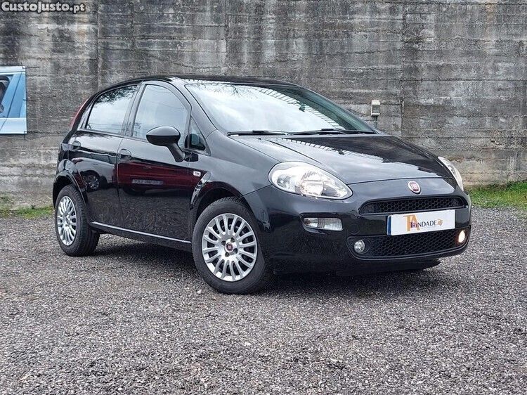 Preto Usado 2015 Fiat Punto Lounge Citadino | € 7.800 (Preço justo) - Imagem 1/1