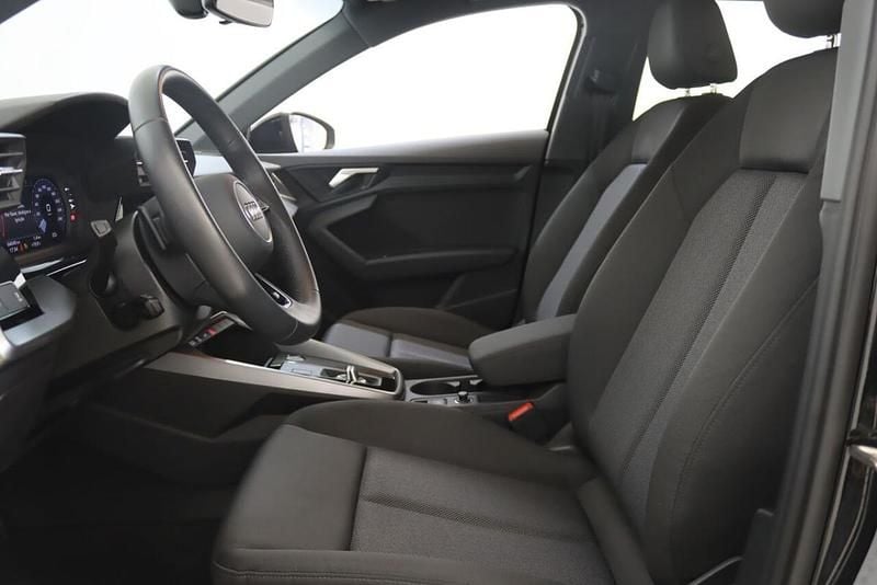 Usado Audi A3 Sportback e-tron 204 HP (150 kW) 2023 Preto Citadino