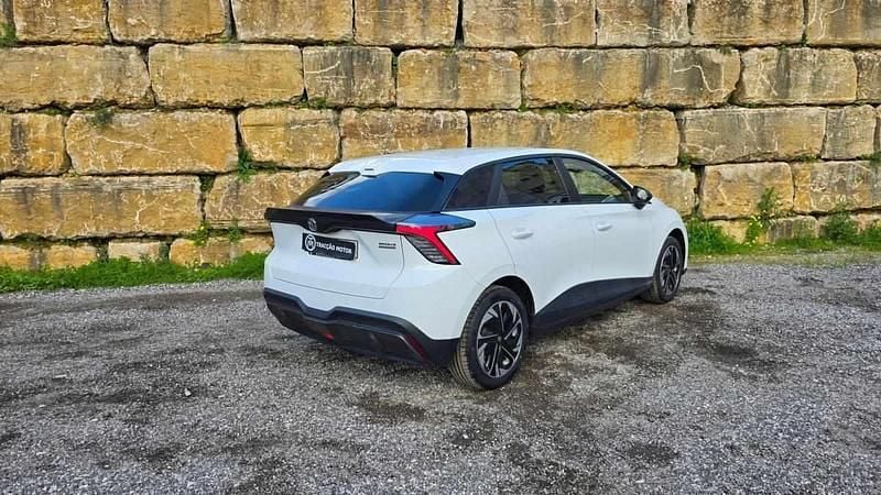 Usado MG MG4 EV Comfort 150 kW (204 HP) 2023 Branco Citadino