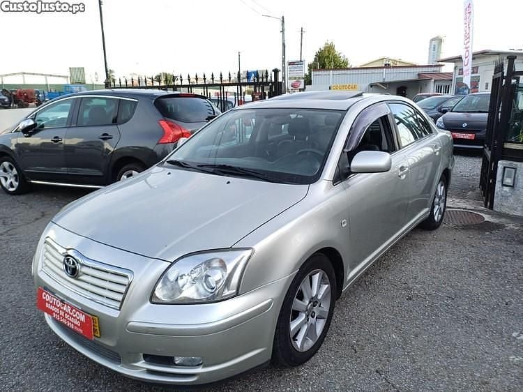 Cinza Usado 2003 Toyota Avensis Sedan | € 3.899 - Imagem 1/1