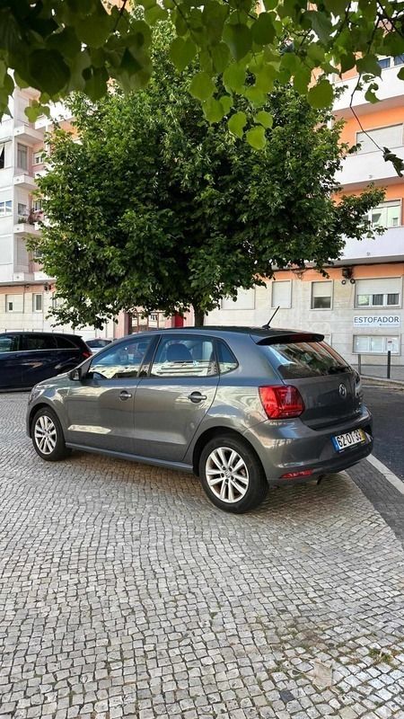 Cinzento Usado 2014 VW Polo Citadino | € 10.990 (Preço justo) - Imagem 1/4