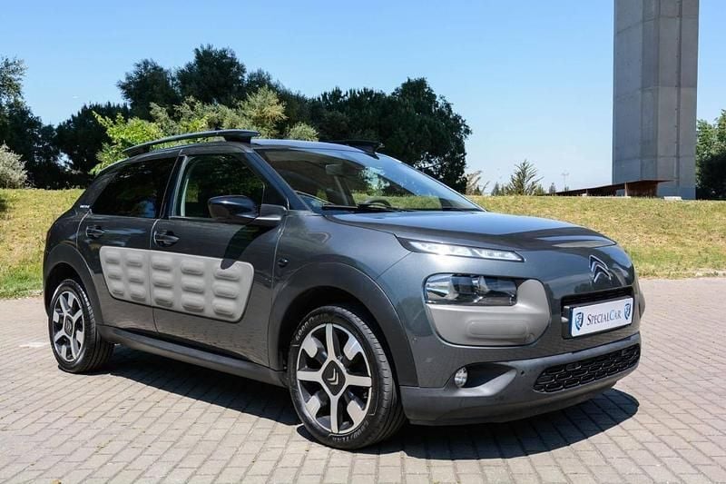 Cinzento Usado 2017 Citroën C4 Cactus Citadino | € 10.450 (Preço justo) - Imagem 1/1