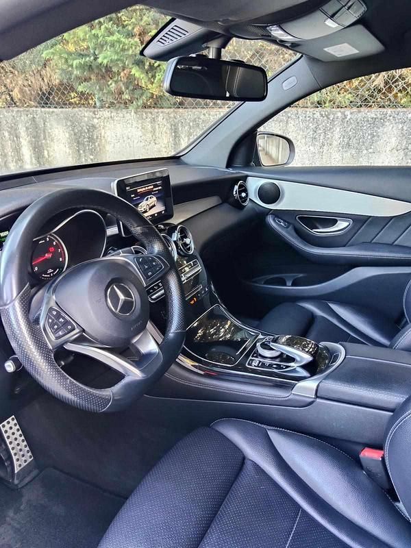 Usado Mercedes GLC350 326 HP (239 kW) 2017 Cinzento Citadino