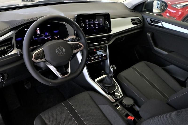 Usado VW T-Roc Life 116 HP (85 kW) 2024 Cinzento SUV