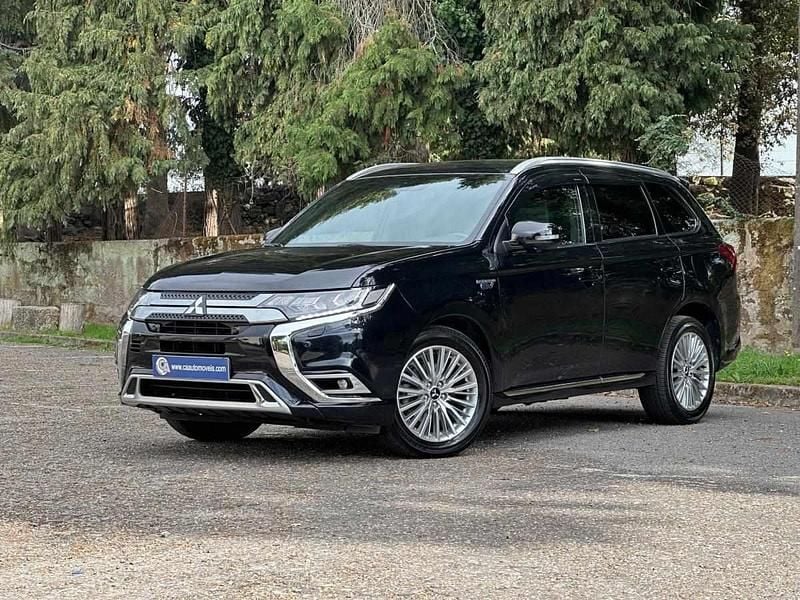 Preto Usado 2018 Mitsubishi Outlander P-HEV | € 22.990 (Caro) - Imagem 1/4