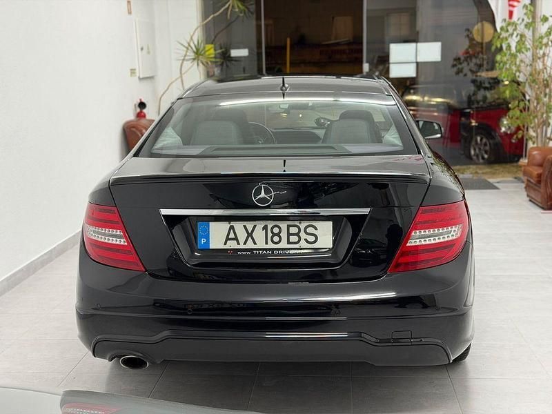 Usado Mercedes C220 170 HP (125 kW) 2015 Preto Coupé