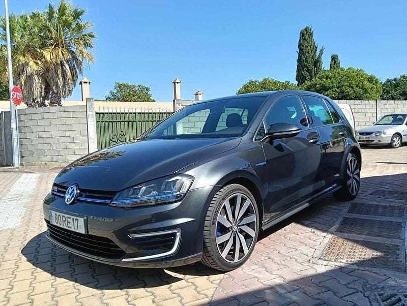 Usado VW Golf VII GTE 204 HP (150 kW) 2015 Cinzento Citadino