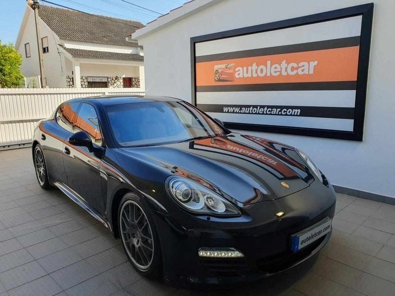 Preto Usado 2011 Porsche Panamera 4 Sedan | € 37.900 - Imagem 1/4