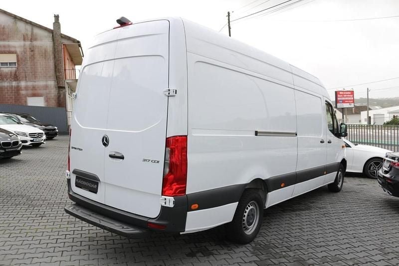 Usado Mercedes Sprinter 170 HP (125 kW) 2024 Branco Van