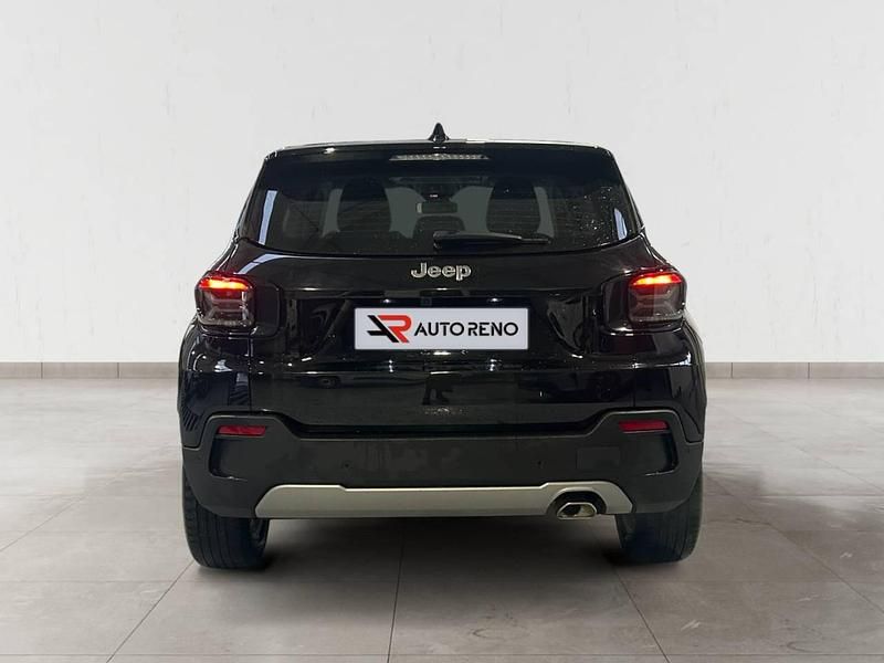 Usado Jeep Avenger Altitude 101 HP (74 kW) 2024 Preto SUV
