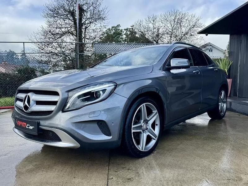 Cinza antracite Usado 2015 Mercedes GLA200 Urban SUV | € 19.999 (Super Preço) - Imagem 1/4