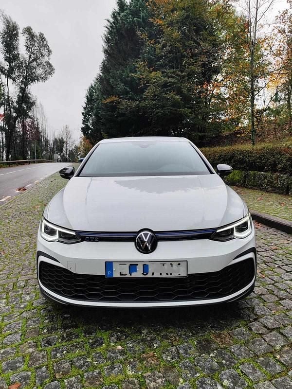 Branco Usado 2020 VW Golf VIII GTE Citadino | € 24.900 (Preço justo) - Imagem 1/4