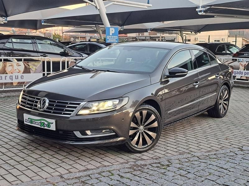 Castanho Usado 2013 VW CC Sedan | € 14.990 - Imagem 1/4