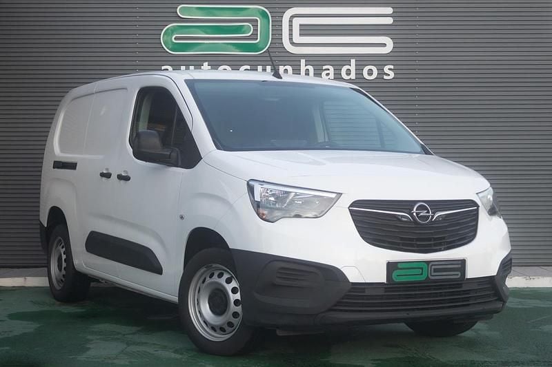 Usado Opel Combo 102 HP (75 kW) 2022 Branco Monovolume
