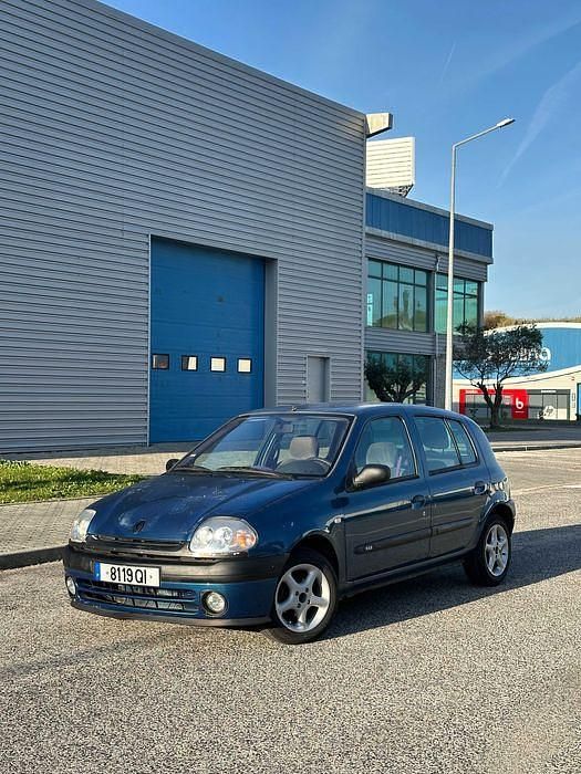 Usado Renault Clio II 2000 Sedan