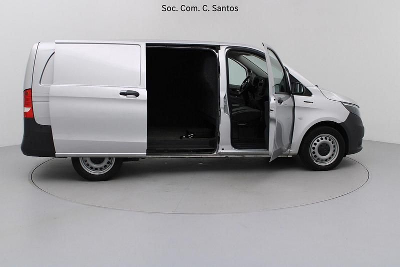 Usado Mercedes e-Vito 85 kW (116 HP) 2023 Cinza Monovolume