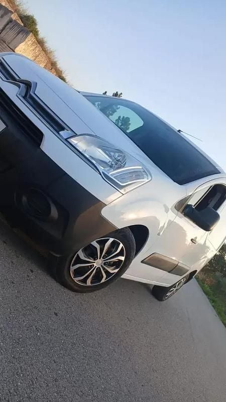 Branco Usado 2013 Citroën Berlingo Monovolume | € 6.990 (Super Preço) - Imagem 1/4