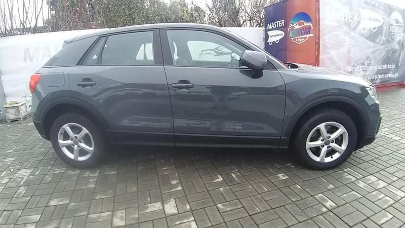Cinza antracite Usado 2018 Audi Q2 Design SUV | € 18.850 (Preço justo) - Imagem 1/4