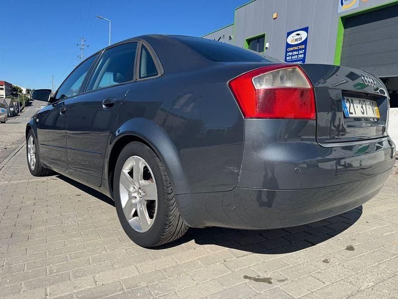 Usado 2003 Audi A4 Sedan | € 4.800 (Bom preço) - Imagem 1/4