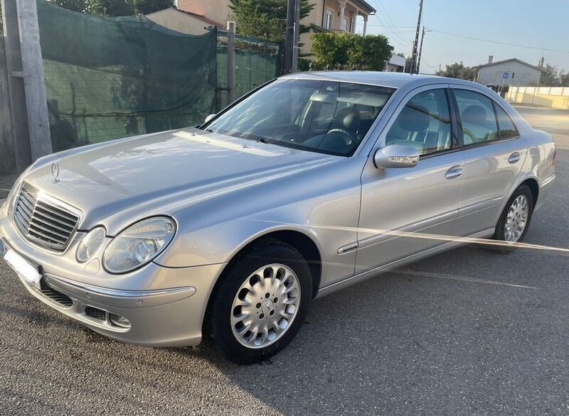 Usado 2004 Mercedes E320 | € 7.990 - Imagem 1/4
