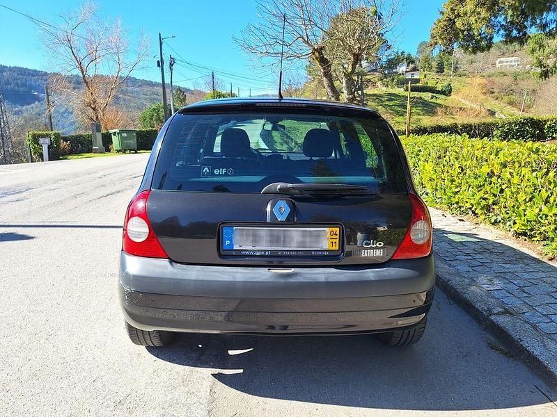 Usado Renault Clio II 2004 Sedan