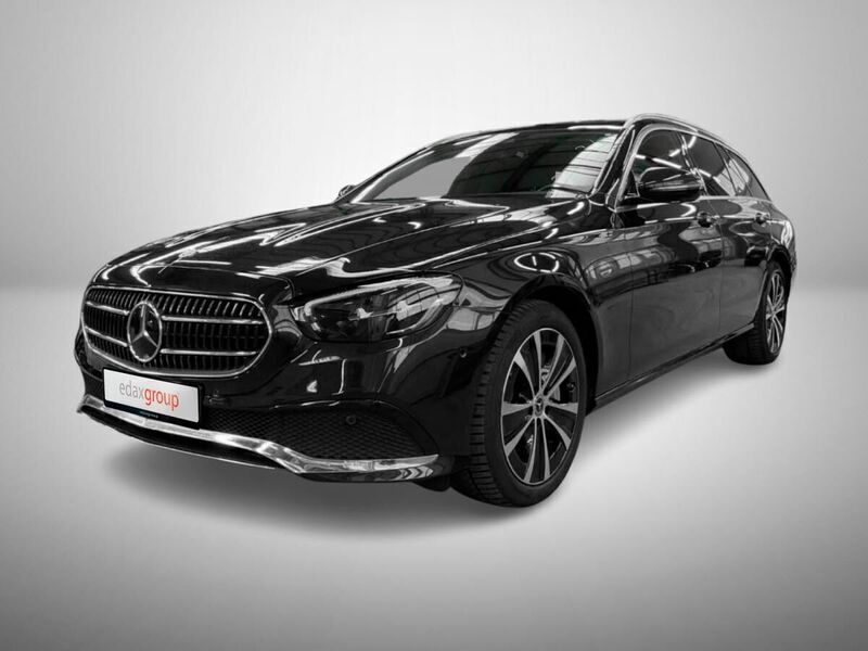 Preto Usado 2022 Mercedes E300 Avantgarde Carrinha | € 34.990 - Imagem 1/4