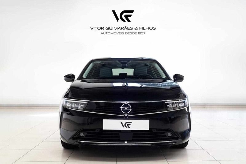 Usado Opel Astra Elegance 130 HP (95 kW) 2022 Preto