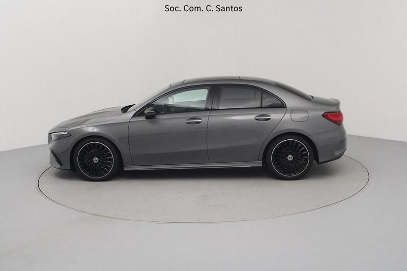 Usado Mercedes A180 AMG 116 HP (85 kW) 2025 Cinza Sedan