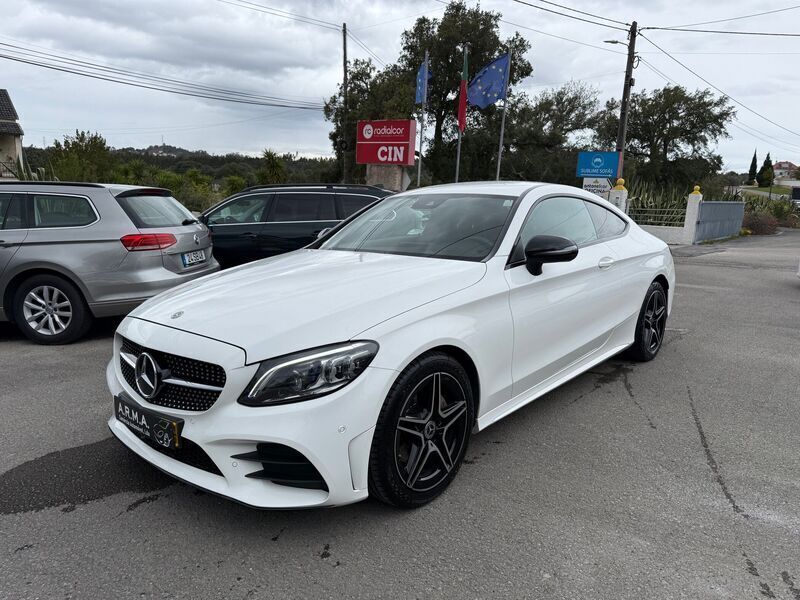 Branco Usado 2018 Mercedes C220 AMG line Coupé | € 33.950 (Preço justo) - Imagem 1/4