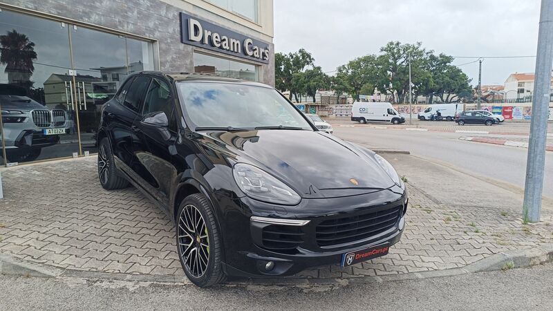 Preto Usado 2017 Porsche Cayenne S E-Hybrid Platinum Edition SUV | € 50.999 - Imagem 1/4