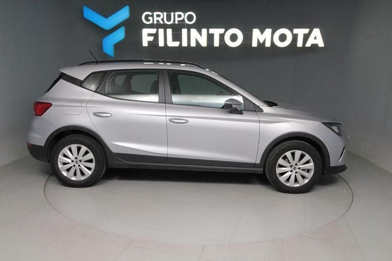 Cinza Usado 2023 Seat Arona Style SUV | € 15.120 (Preço justo) - Imagem 1/4