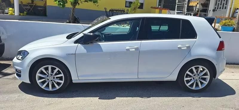 Branco Usado 2014 VW Golf VII Cup Citadino | € 11.950 (Preço justo) - Imagem 1/4