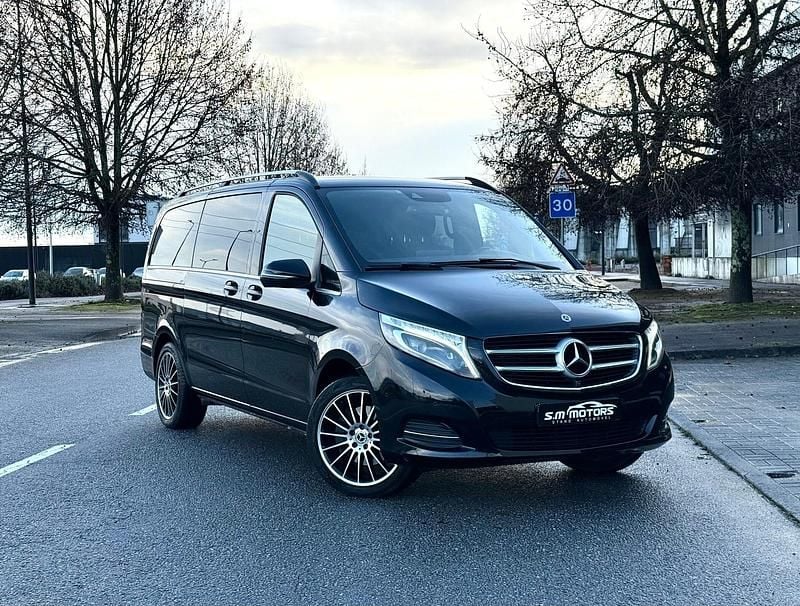 Preto Usado 2018 Mercedes V250 Exclusive Monovolume | € 49.500 - Imagem 1/4