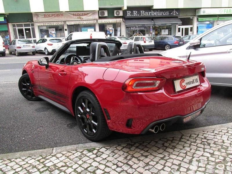 Usado Abarth 124 Spider 170 HP (125 kW) 2019 Vermelho Cabrios