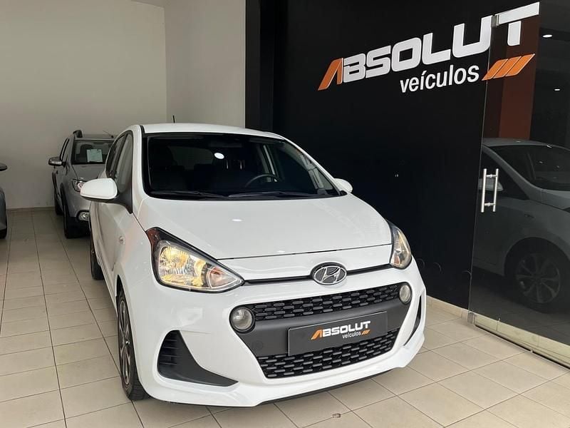Branco Usado 2019 Hyundai i10 Style Citadino | € 11.990 (Preço justo) - Imagem 1/4