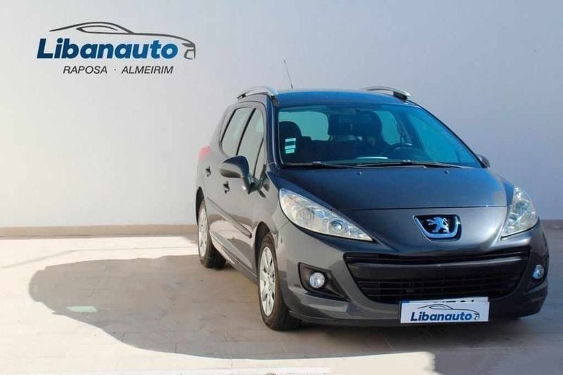 Usado Peugeot 207 95 HP (69 kW) 2010 Cinzento