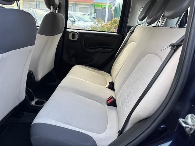 Usado Fiat Panda Lounge 69 HP (50 kW) 2015 Azul Citadino