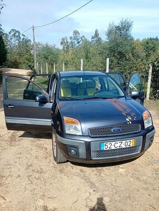 Usado 2007 Ford Fusion Sedan | € 2.400 - Imagem 1/4