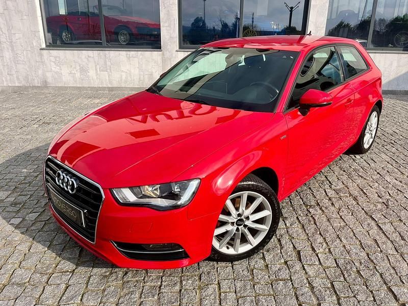 Usado Audi A3 Attraction 110 HP (80 kW) 2014 Vermelho Citadino