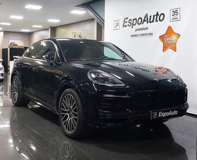 Preto Usado 2020 Porsche Cayenne SUV | € 89.900 - Imagem 1/4