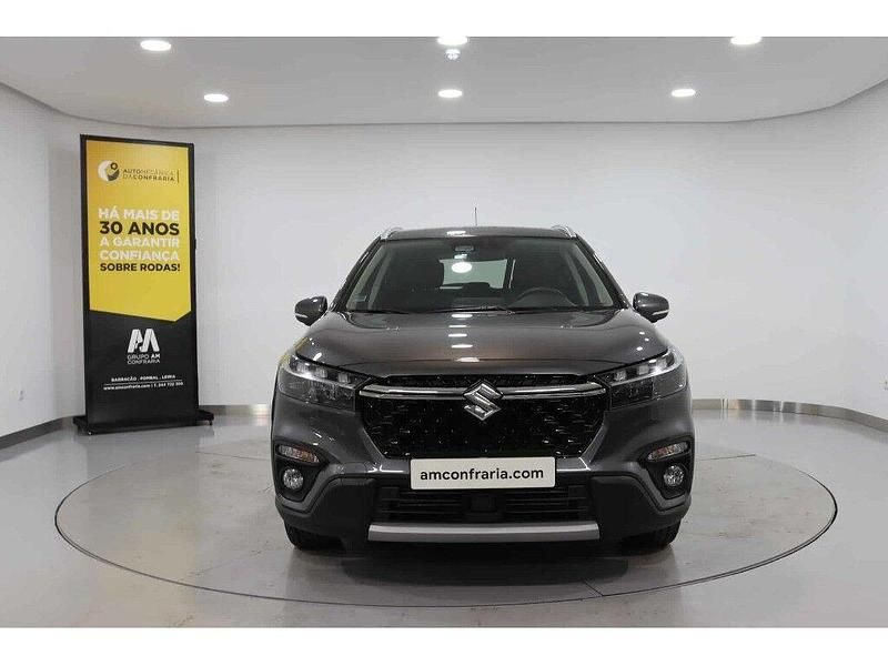 Cinza Usado 2023 Suzuki SX4 S-Cross SUV | € 27.280 - Imagem 1/4