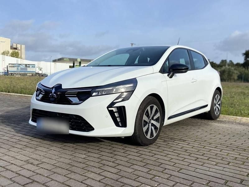 Usado Mitsubishi Colt 65 HP (47 kW) 2024 Branco